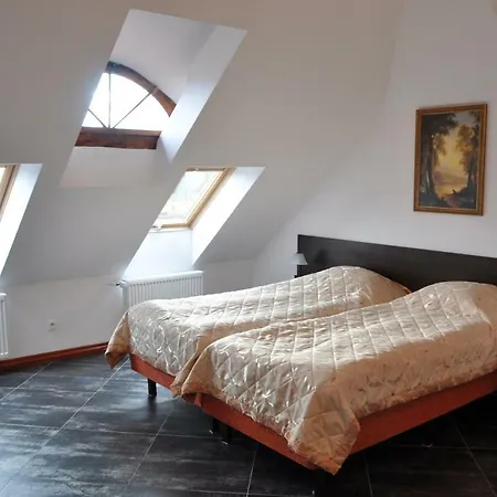 Dworek Bogdanka * Trzebin